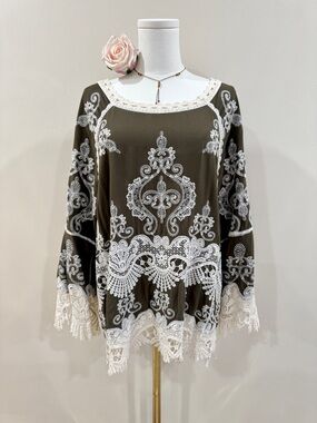 Lace Crochet Embroidered Bohemian Chic Top Sz L Bell Sleeve Slit Cottagecore